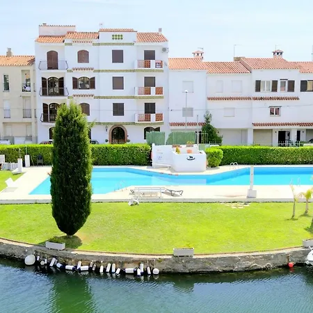 Empurialola- En Con Piscina Y Jardines En Centro Y Cerca Playa -158